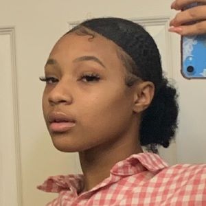 Meet your Posher, Lea